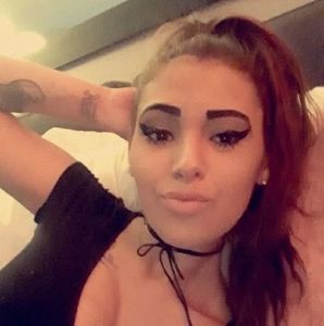 Meet your Posher, Leigh